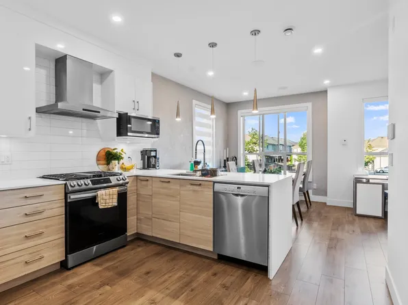 7177 194a St #10, Surrey, BC V4N 6V6