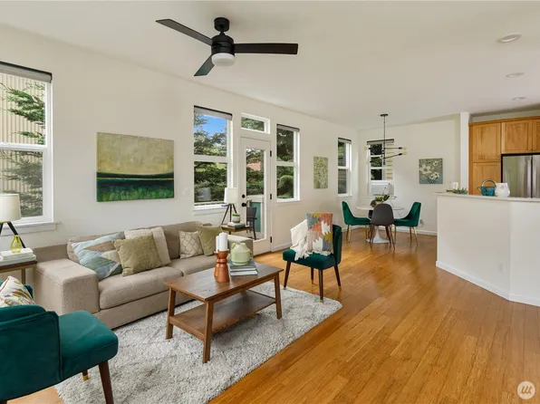 346 Wyatt Way NE #10, Bainbridge Island, WA 98110