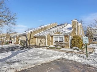 18 Exeter Rd, Bedminster, NJ 07921