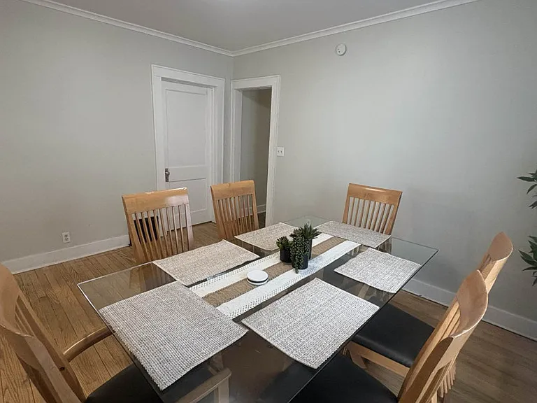 126 Ashdale Ave #1 — Photo 7