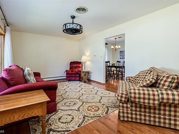 4th image of 726 South Blvd