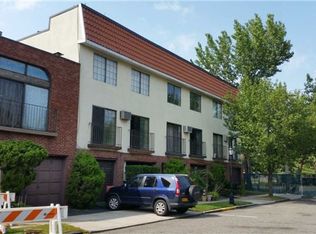 318 128th St #1, College Point, NY 11356
