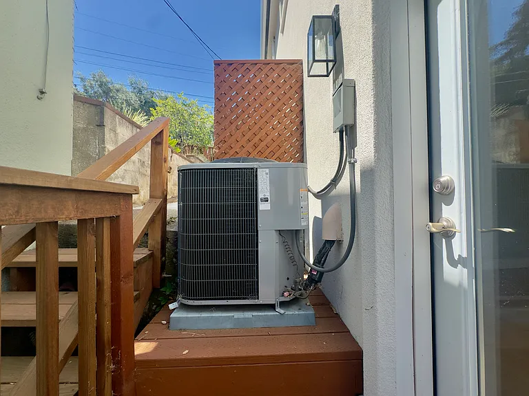 914 Everett Ave — Photo 45