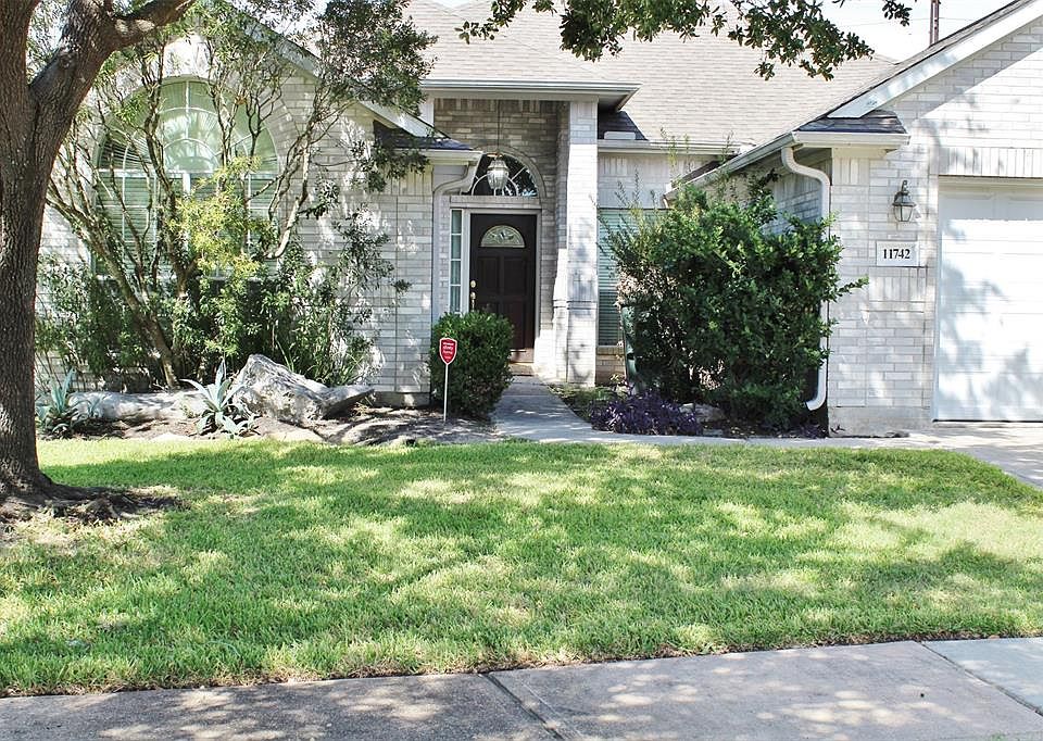 1st image of 11742 Pinos Altos Dr