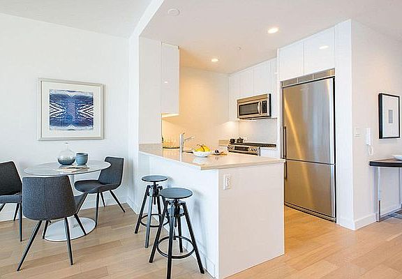 5th image of 160 Madison Ave APT 33D