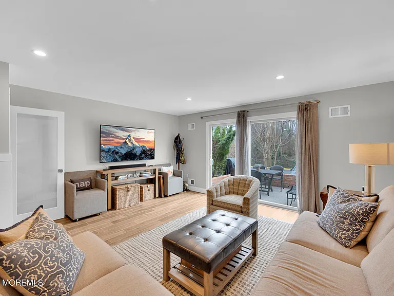51 Wyckham Rd — Photo 15