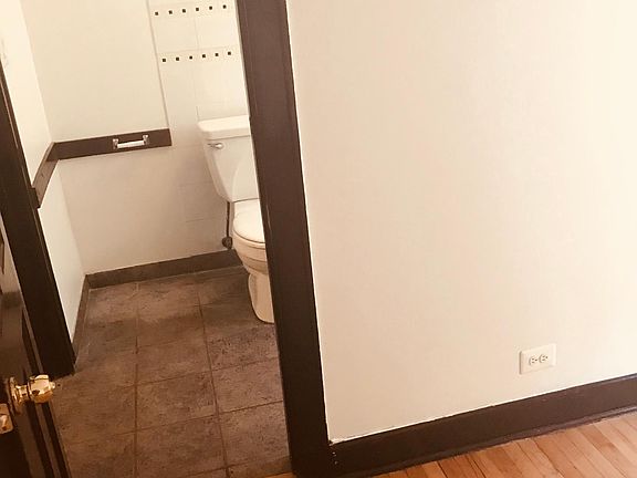 5th image of 6943 S Woodlawn Ave APT 2
