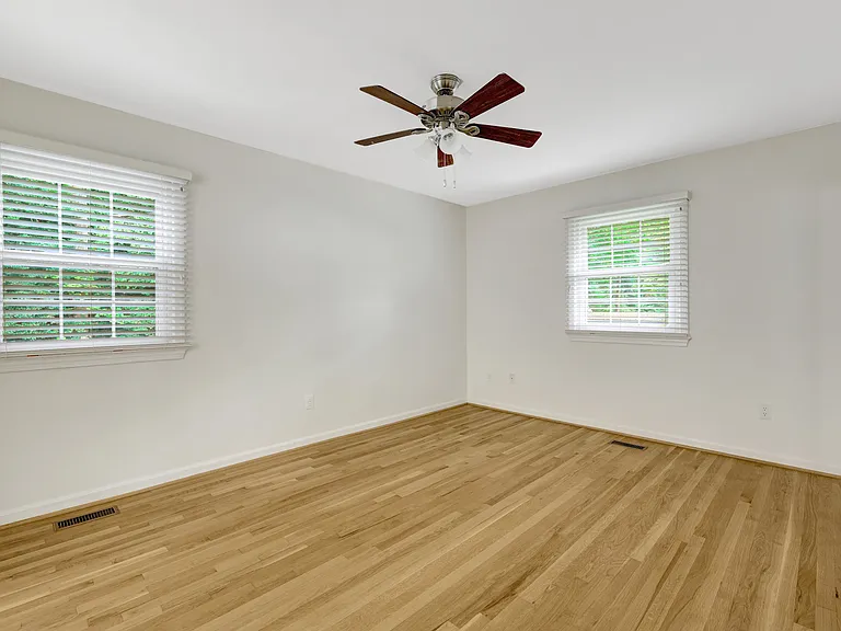615 Kearney Ct SW — Photo 33