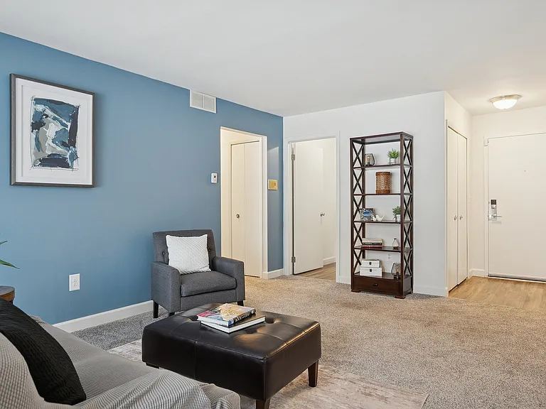 ReNew Franklin Hills — Photo 16