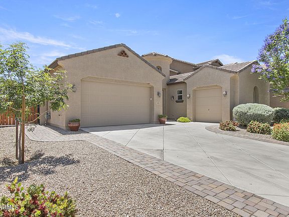 3rd image of 2671 E IRIS Drive