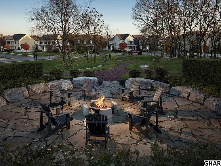 405 Old Farm Ln — Photo 13