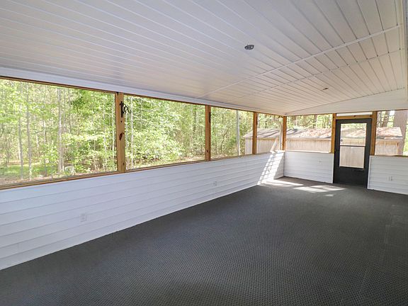 3rd image of 163 Walton Rd