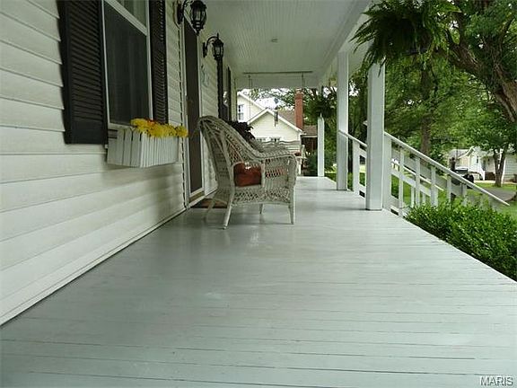 2nd image of 305 N Castello St