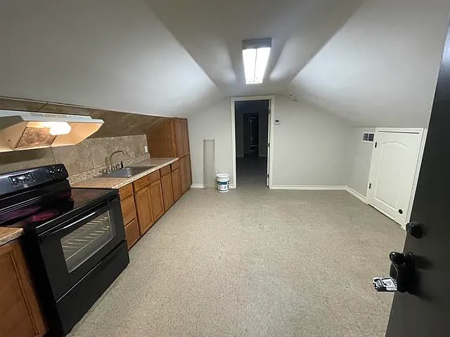 2202 Okane St #10 — Photo 3
