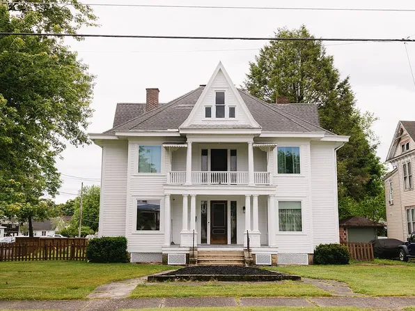 12 Meade St, Buckhannon, WV 26201