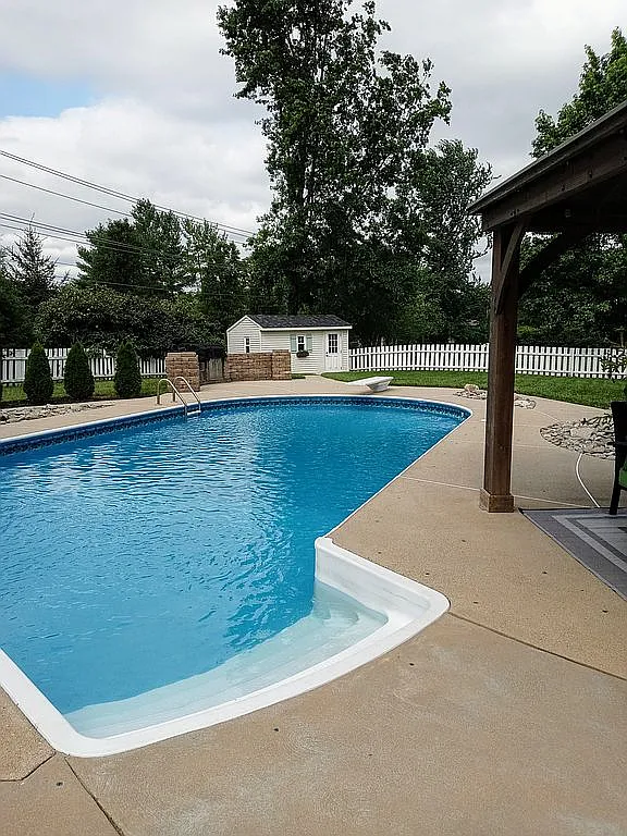 1179 E Eastman Ln photo 1