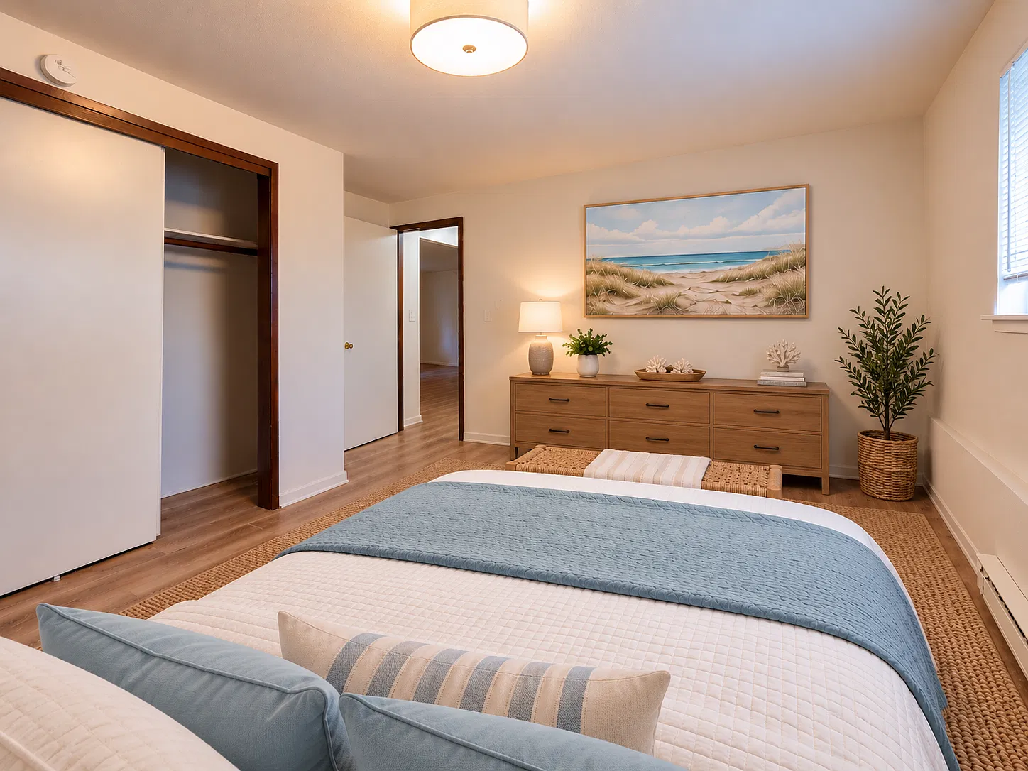 2 bed, 940 sqft, $2,300 — Photo 4