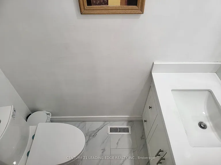 63 Nabob Cres — Photo 11