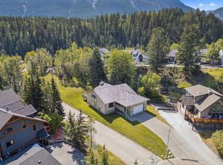 106 NW Rummel Pl, Canmore, AB T1W 2N4