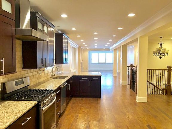 4th image of 3639 N Troy St #1