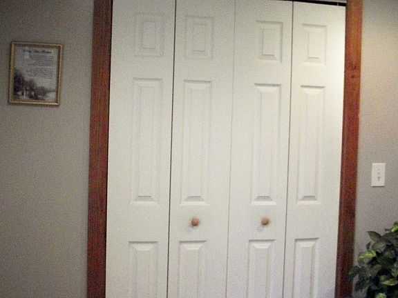 4th image of 101 Elmtree Ln