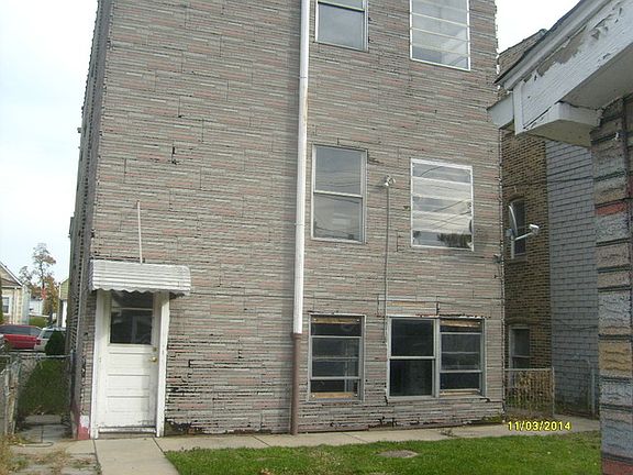 3rd image of 1922 S 57th Ave