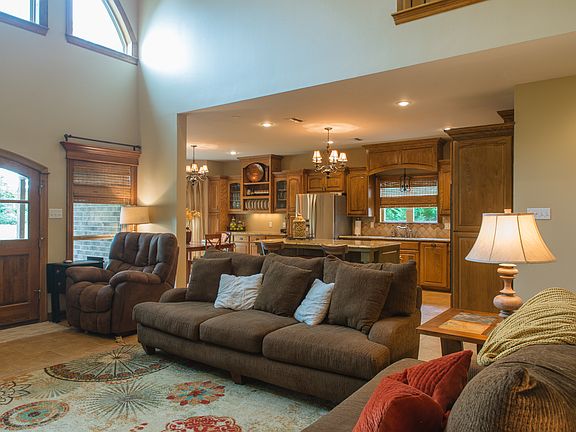 5th image of 104 Wood Creek Ct