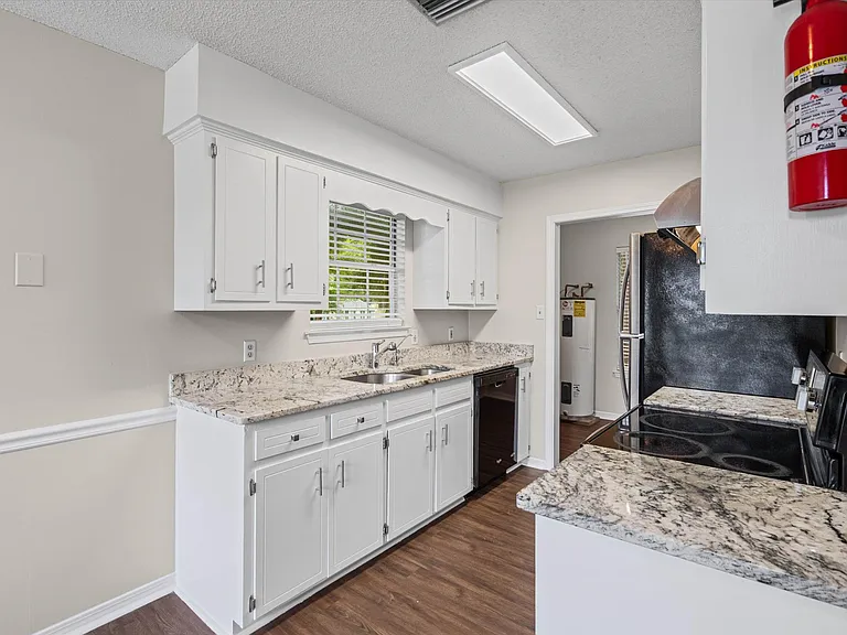 2835 Old Dutch Ct — Photo 8