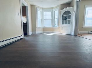 158 Woodbine St APT 1B, Cranston, RI 02910