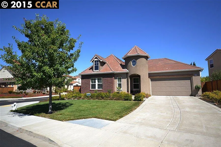 2128 Carmenere St photo 1