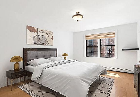 4th image of 351 E 50th St Penthouse 6