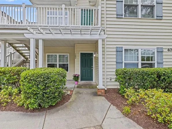 408 Coastal Walk Pl APT 102, Virginia Beach, VA 23451