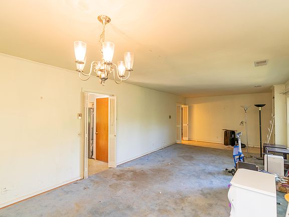 5th image of 3278 Ozark Cir