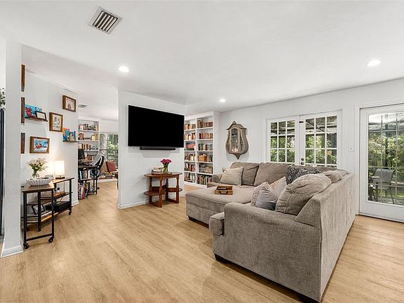 4th image of 1317 SW 98TH STREET