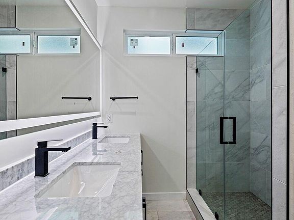 4th image of 2021 N Beachwood Dr APT 8