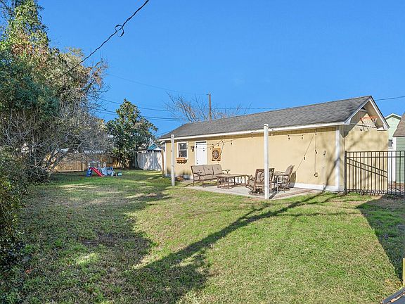 4th image of 4811 Berckman Rd