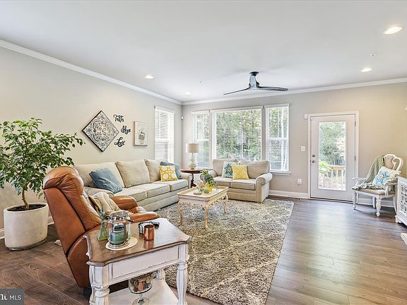 4th image of 7728 Woodvale Dr