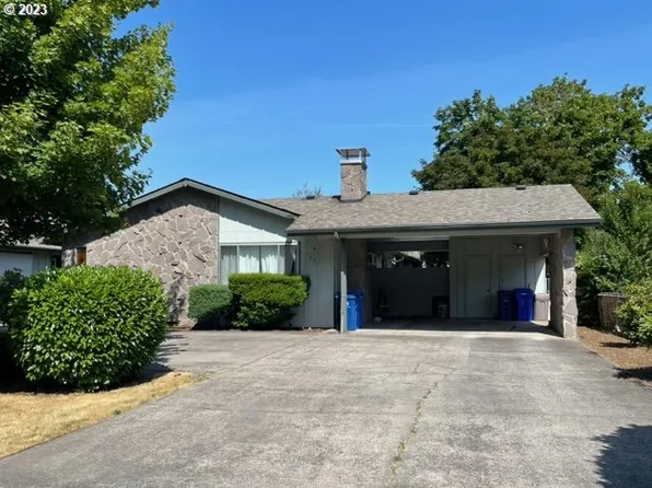 718 SE 208th Ave, Gresham, OR 97030