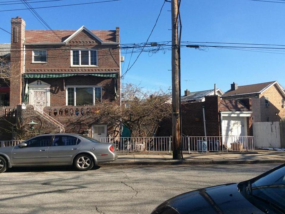 2nd image of 1935 E 52nd St
