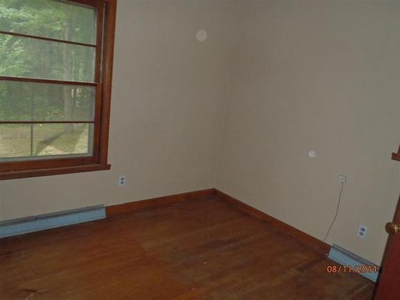 3rd image of 4764 N Division Ave