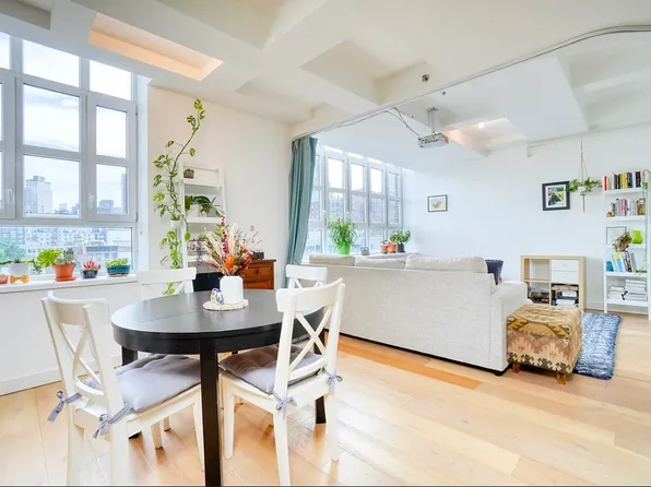 5-33 48th Avenue image 3 of 12