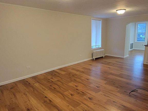 3rd image of 1100 1/2 Cornell St