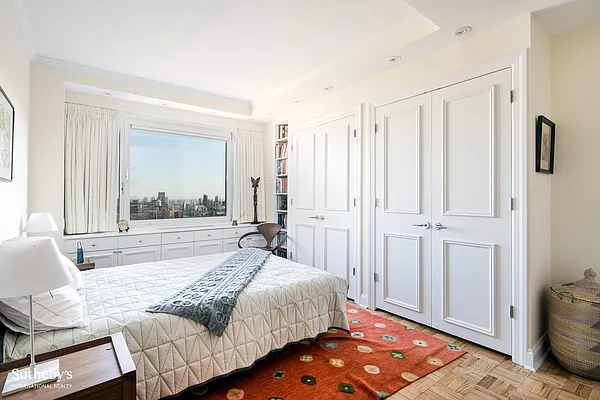Sold by Sotheby's International Realty | media 12
