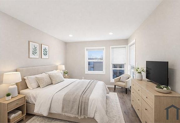 5th image of 110 58th St SE #304
