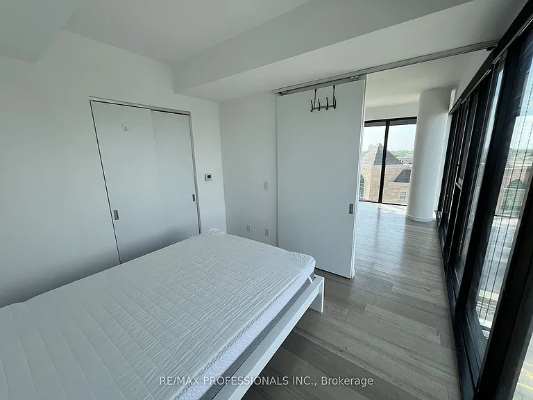 7 Smith Cres #619 — Photo 32