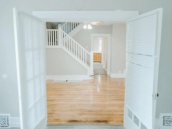2nd image of 525 S 31st Ave