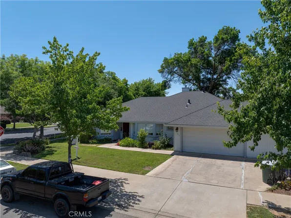 1186 Mirror Lake Dr, Merced, CA 95340