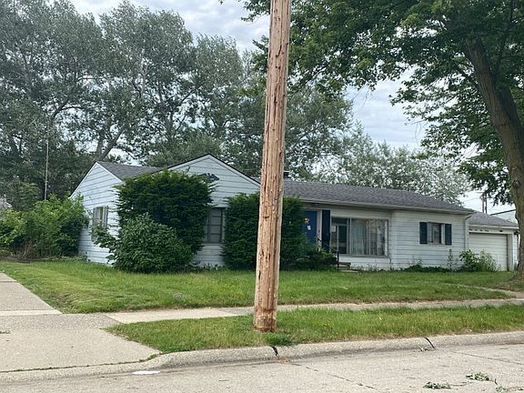 3rd image of 25120 Rose St