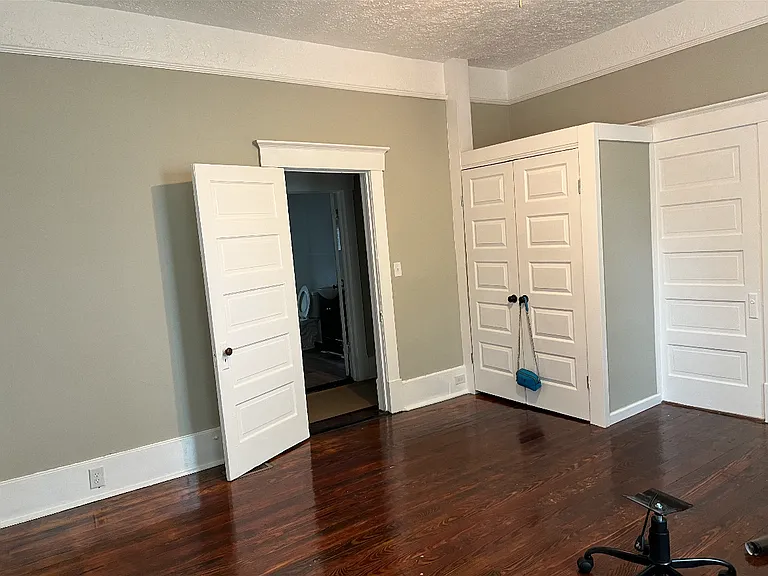 915 Harmon St #1 — Photo 3
