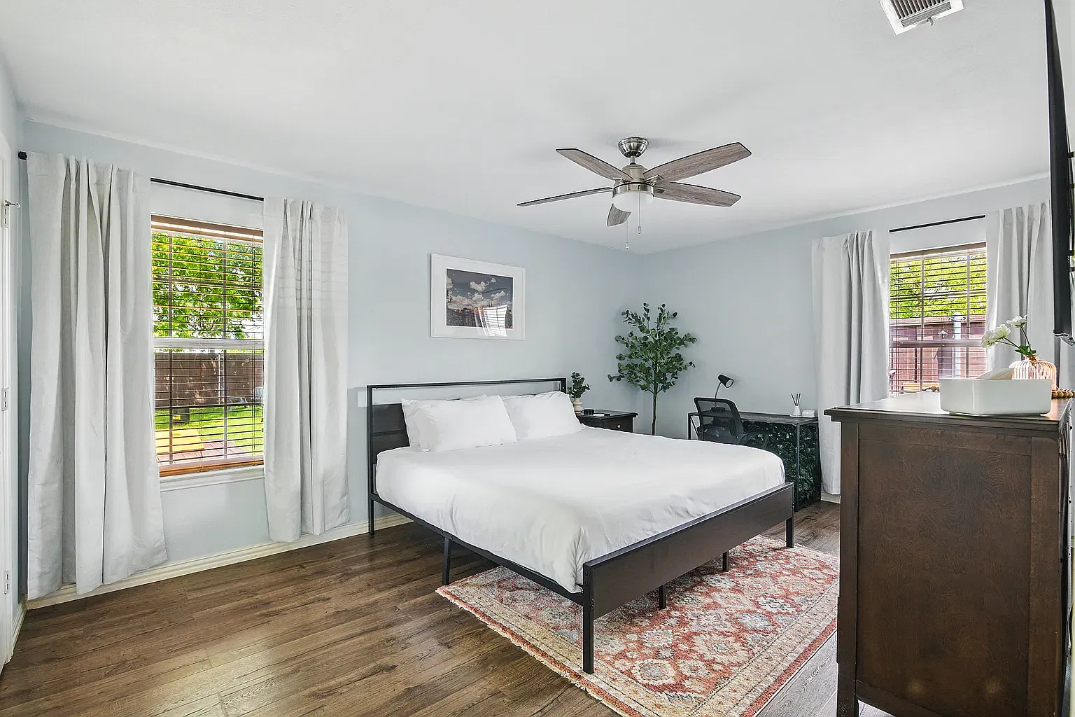 3 bed, 1187 sqft, $3,250 — Photo 4